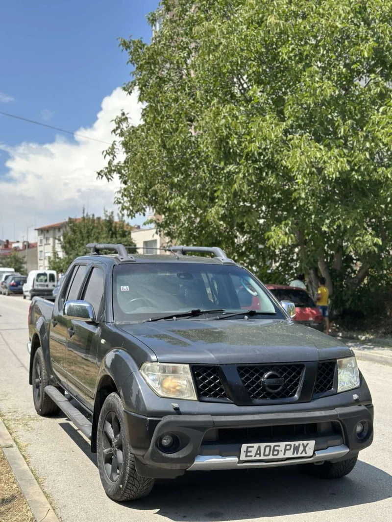 Nissan Navara 2.5 D, снимка 2 - Автомобили и джипове - 48312665