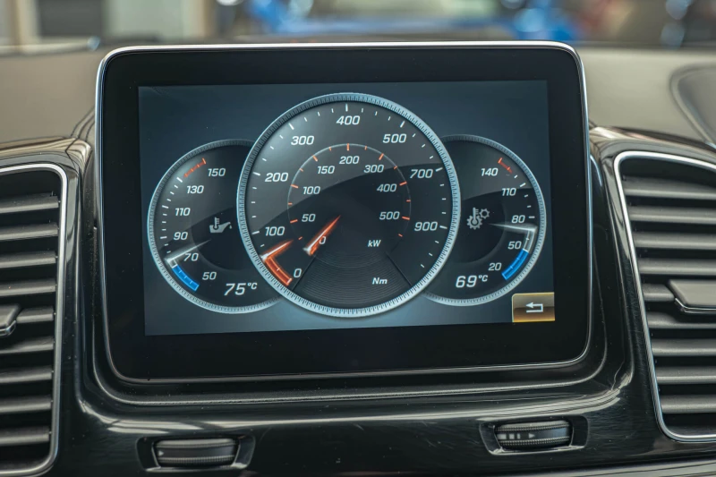 Mercedes-Benz GLE 63 S AMG 4Matic/Bang&Olufsen/Обдухване/Камера360/, снимка 14 - Автомобили и джипове - 50902380