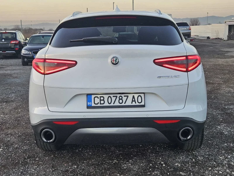 Alfa Romeo Stelvio, снимка 8 - Автомобили и джипове - 52393945