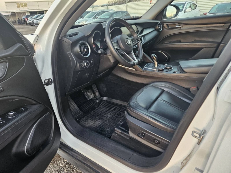 Alfa Romeo Stelvio, снимка 14 - Автомобили и джипове - 52393945