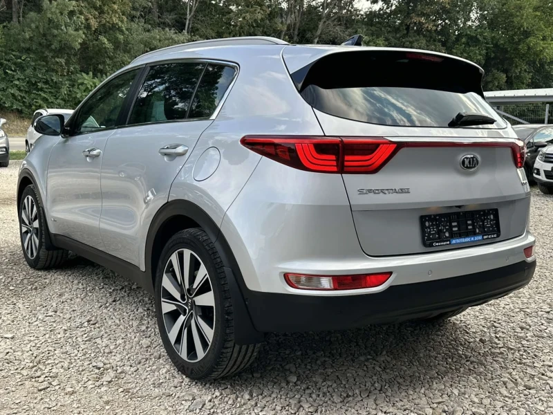 Kia Sportage 2.0CRDI* FULL* AVTOMAT* NAVI* AWD, снимка 6 - Автомобили и джипове - 53035250