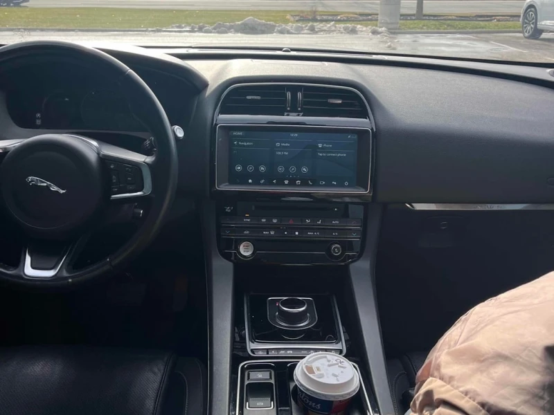 Jaguar F-PACE Supercharged 35T* Prestige * CARFAX * , снимка 9 - Автомобили и джипове - 53382943