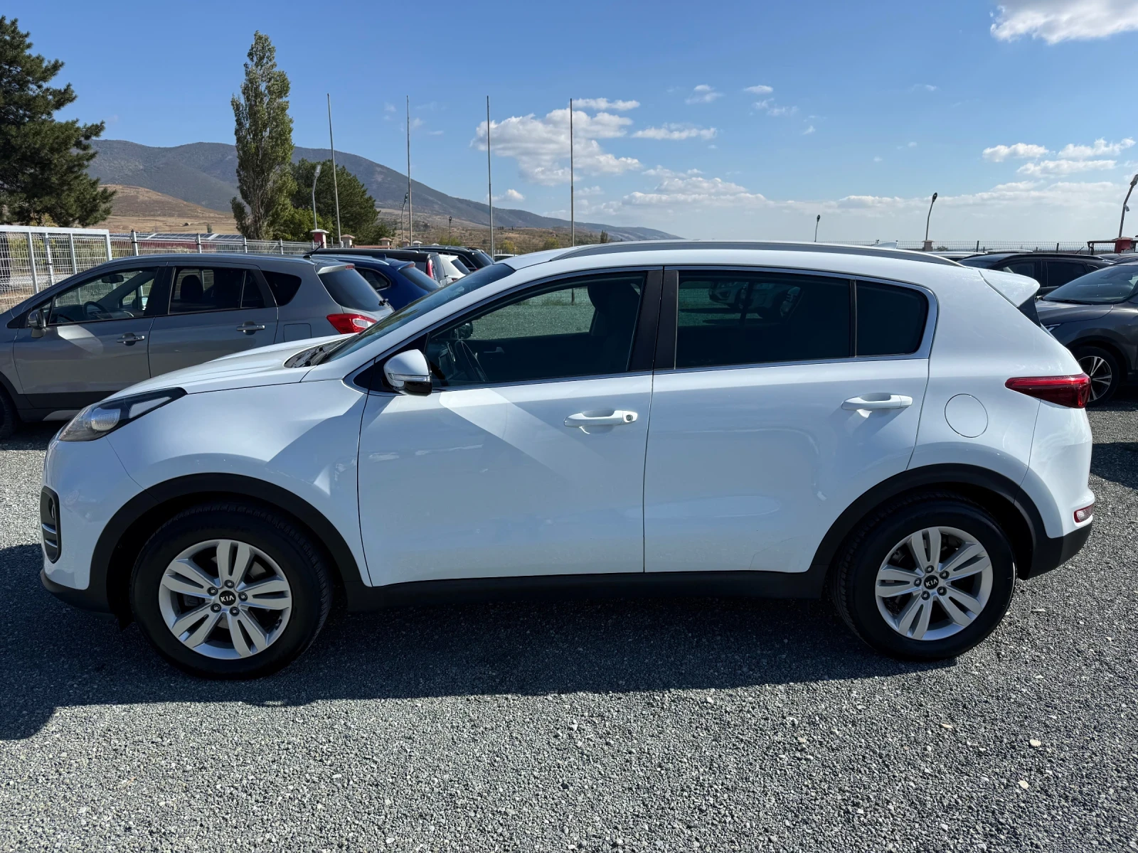 Kia Sportage (KATO НОВА) - изображение 10