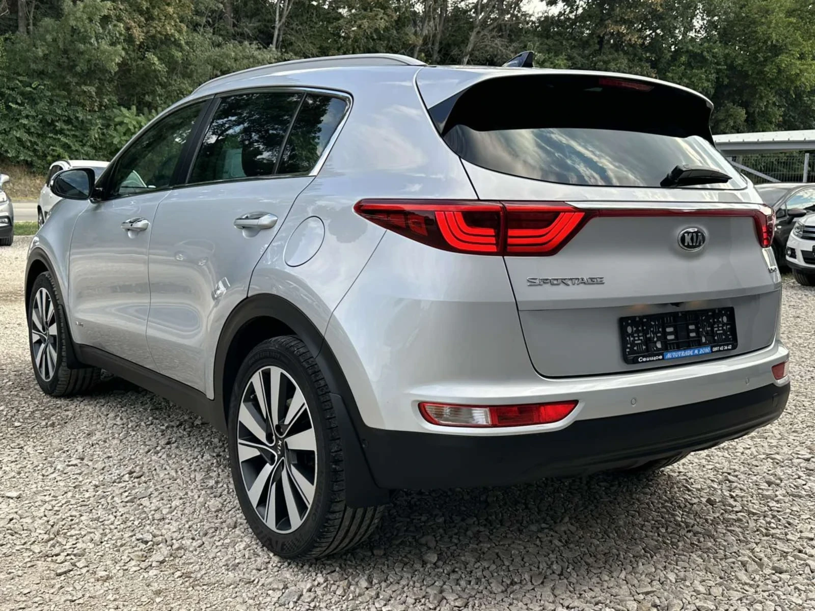 Kia Sportage 2.0CRDI* FULL* AVTOMAT* NAVI* AWD - изображение 6