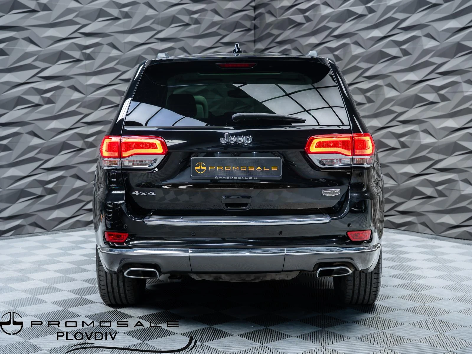 Jeep Grand cherokee SUMMIT* H&K* PANO* CAM* ОБДУХВ* ПОДГРЕВ* NAVI* , снимка 4 - Автомобили и джипове - 54206648