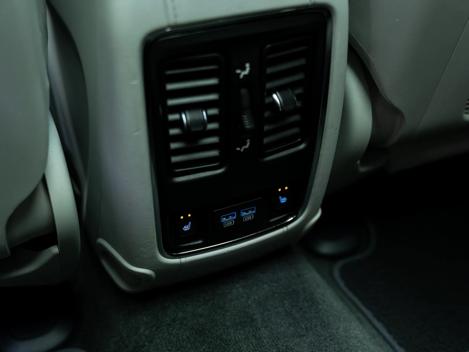 Jeep Grand cherokee SUMMIT* H&K* PANO* CAM* ОБДУХВ* ПОДГРЕВ* NAVI* , снимка 14 - Автомобили и джипове - 54206648