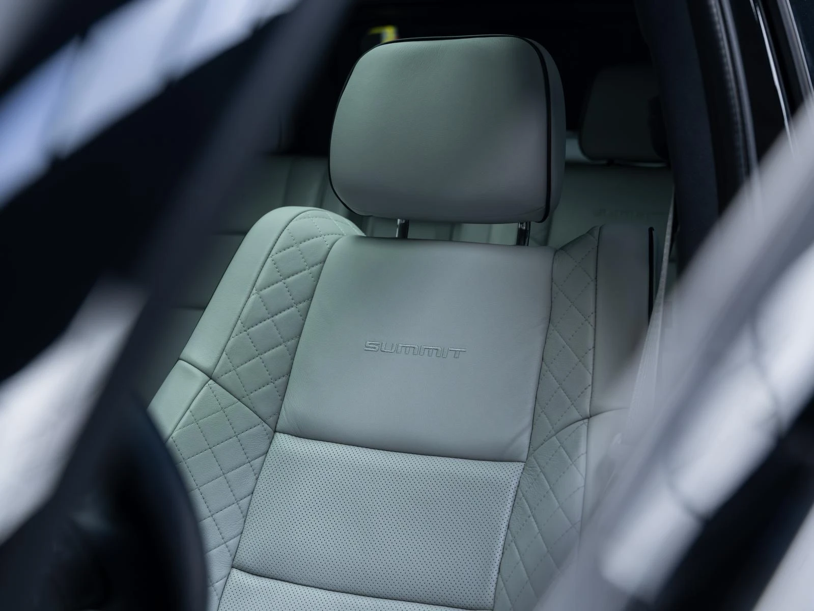 Jeep Grand cherokee SUMMIT* H&K* PANO* CAM* ОБДУХВ* ПОДГРЕВ* NAVI* , снимка 7 - Автомобили и джипове - 54206648