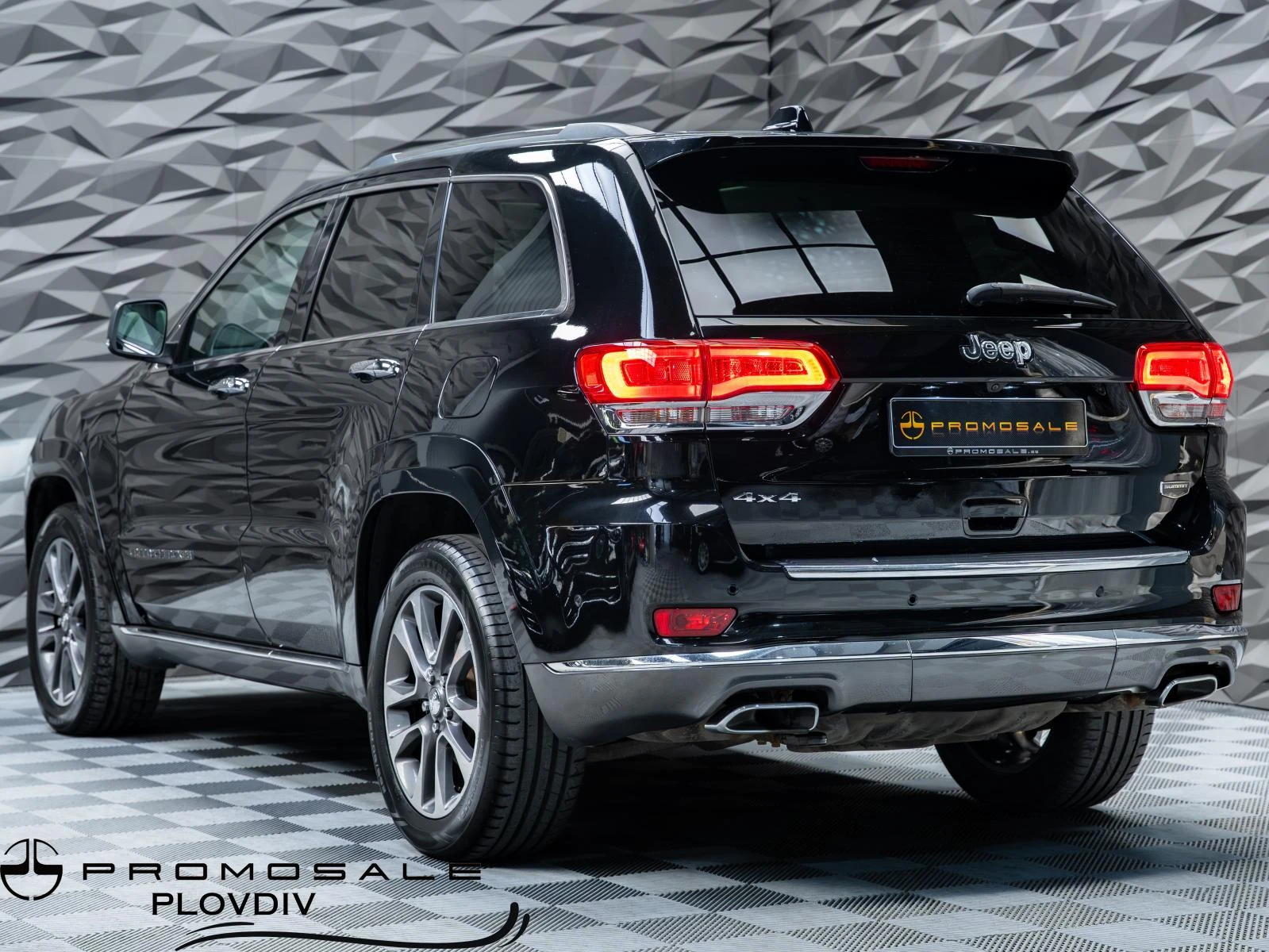 Jeep Grand cherokee SUMMIT* H&K* PANO* CAM* ОБДУХВ* ПОДГРЕВ* NAVI* , снимка 3 - Автомобили и джипове - 54206648