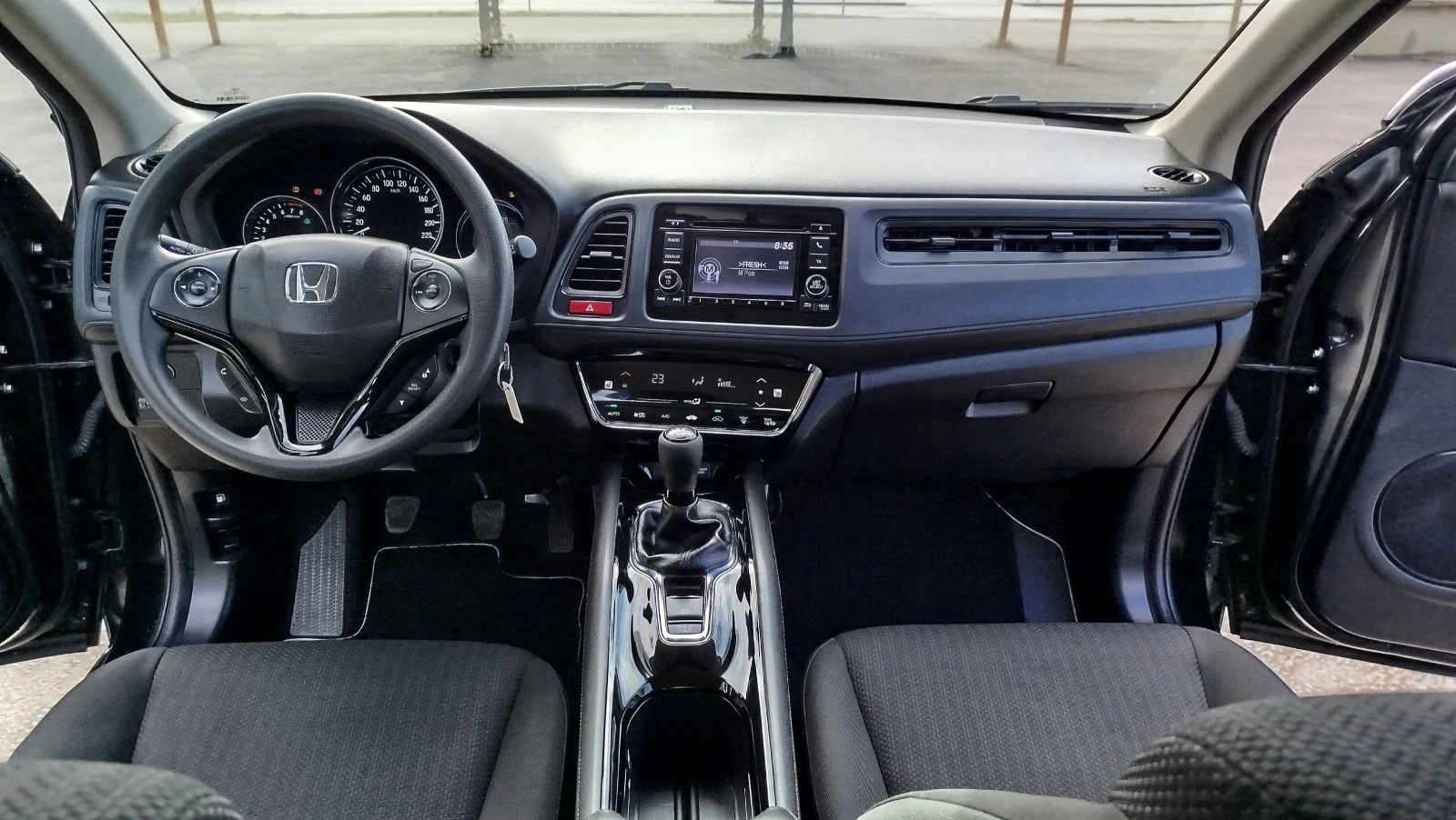 Honda Hr-v Black Edition 1.5 i-VTEC, снимка 11 - Автомобили и джипове - 54592004