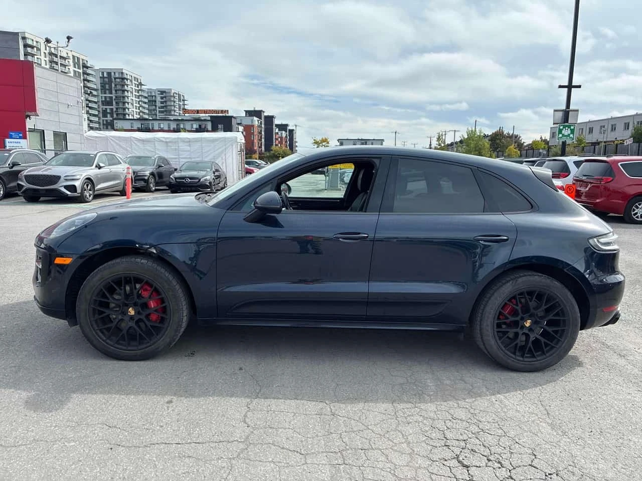 Porsche Macan GTS * ОБДУХВАНЕ* ПАНОРАМА* ПРЕДСТАВИТЕЛСТВО*   , снимка 3 - Автомобили и джипове - 56326291