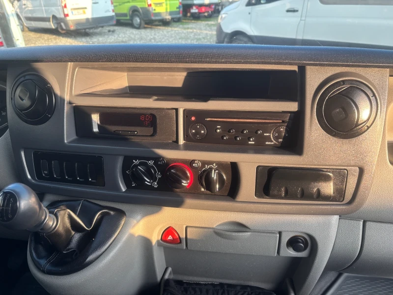 Renault Master КЛИМА 120000КМ, снимка 12 - Бусове и автобуси - 52693602