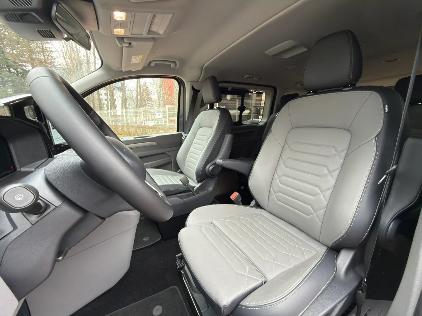 VW Caravelle e-Caravelle Style L 70 kWh 210 kW, снимка 8 - Бусове и автобуси - 56294555