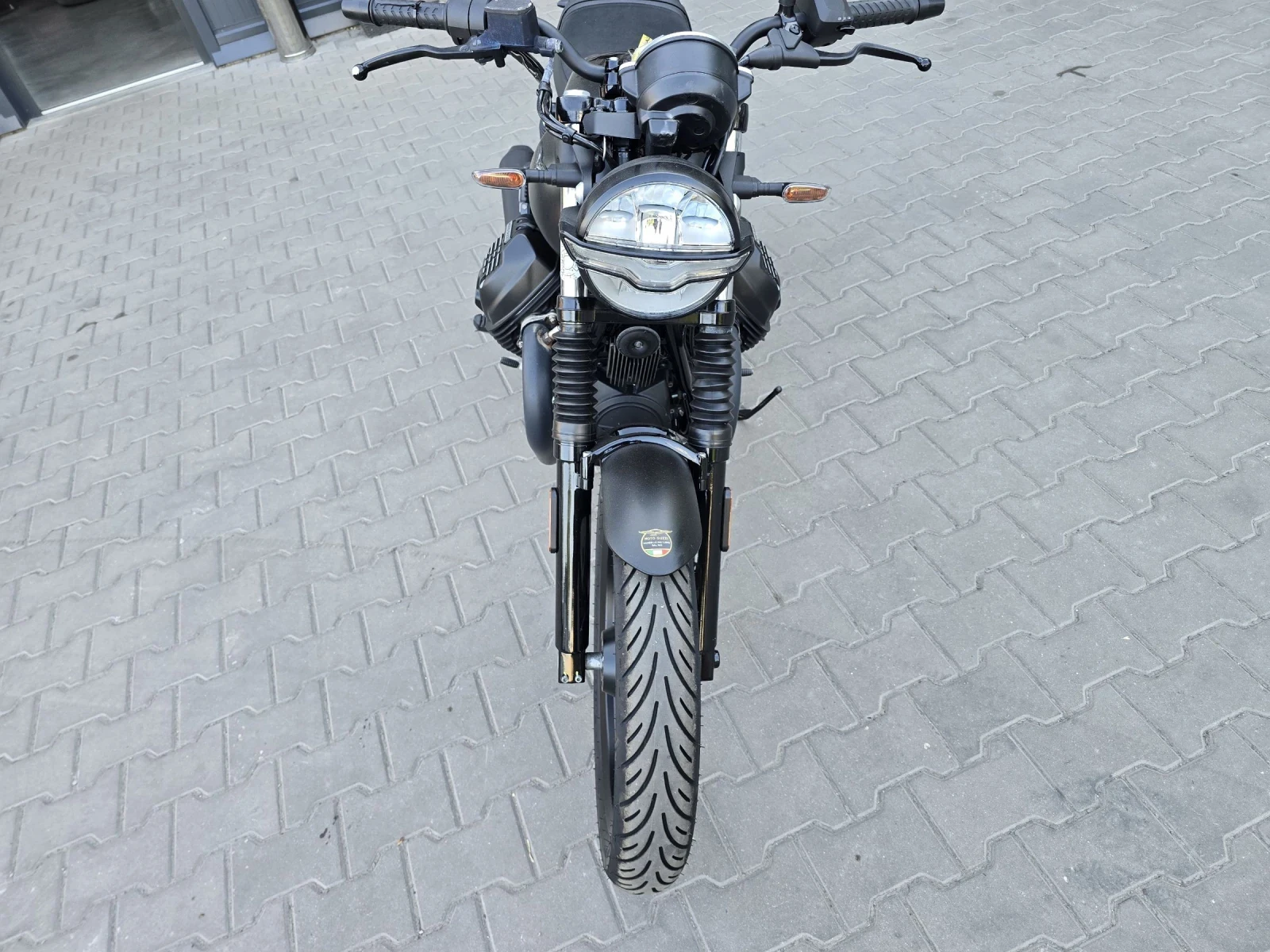 Moto Guzzi V V7 Stoune 2025, снимка 7 - Мотоциклети и мототехника - 55303749