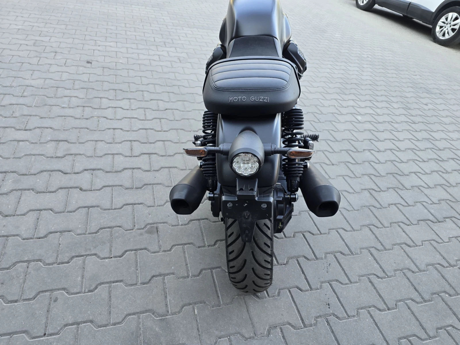 Moto Guzzi V V7 Stoune 2025, снимка 5 - Мотоциклети и мототехника - 55303749