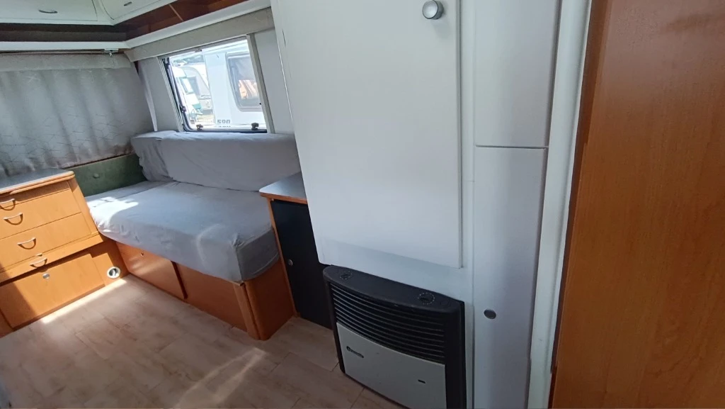 Каравана Dethleffs Camper 530, снимка 5 - Каравани и кемпери - 55008204