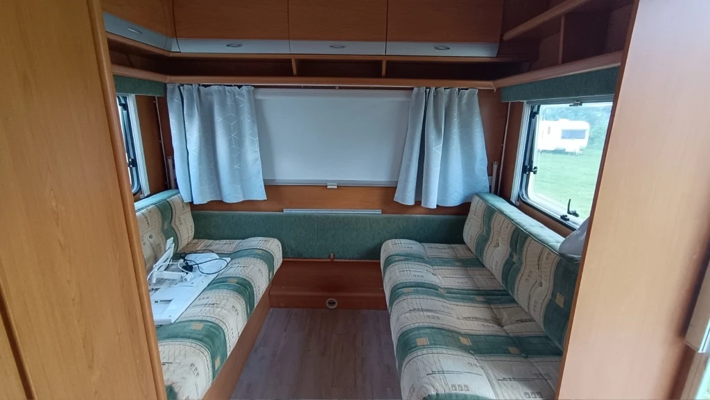 Каравана Dethleffs Camper 530, снимка 13 - Каравани и кемпери - 55008204