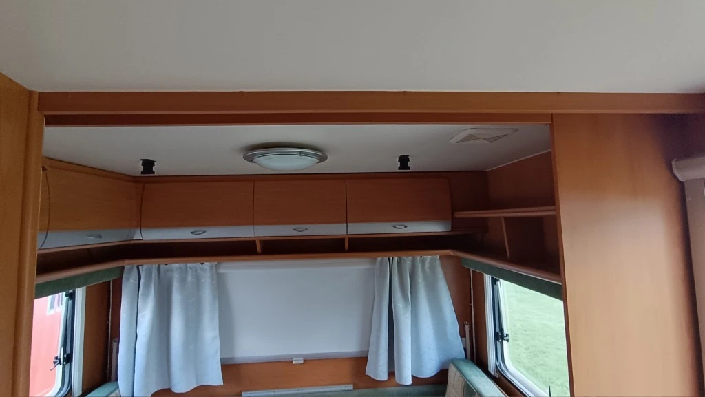 Каравана Dethleffs Camper 530, снимка 15 - Каравани и кемпери - 55008204