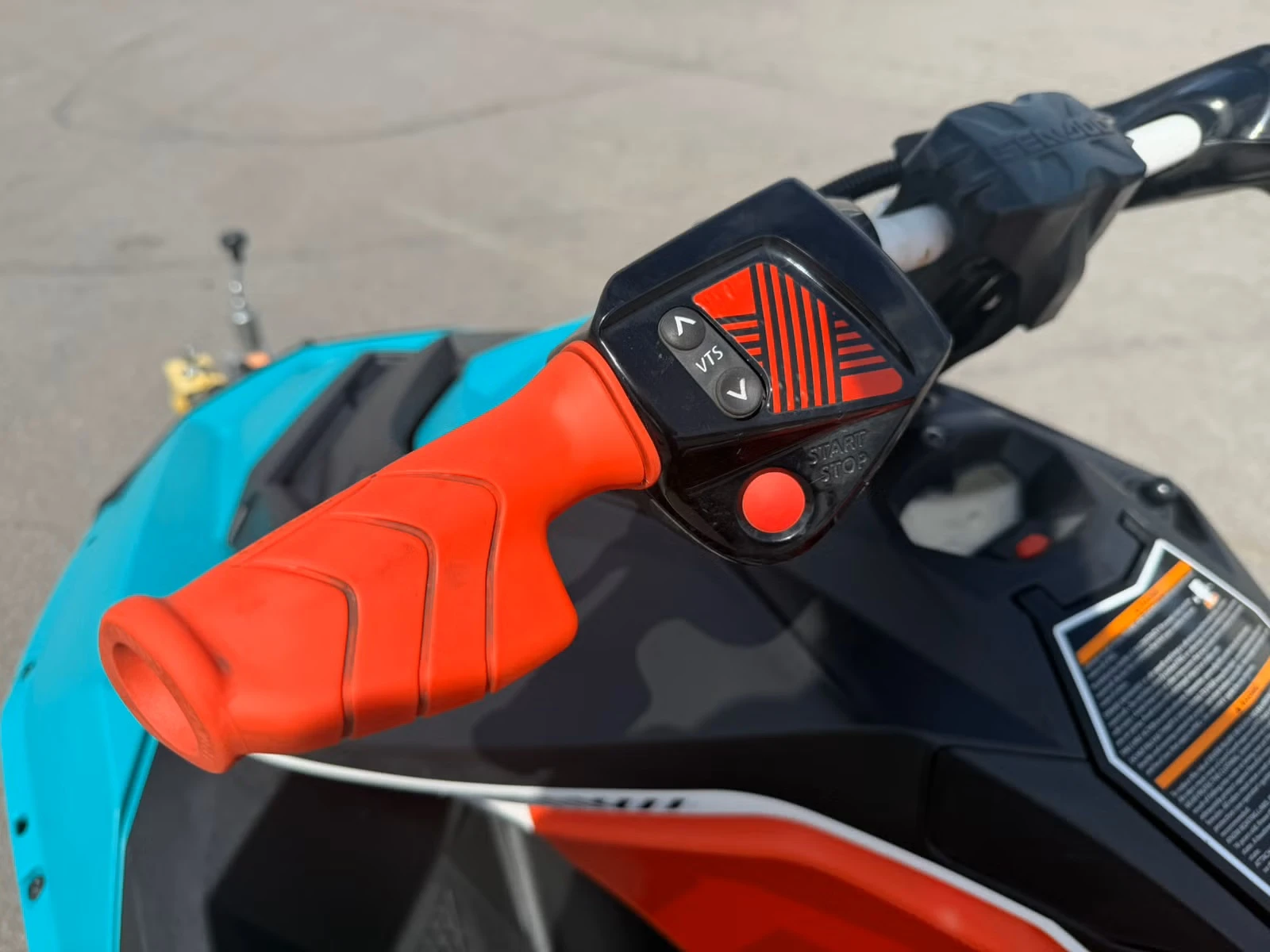Джет Bombardier Sea Doo Spark Trixx 2 Up 2018, снимка 3 - Воден транспорт - 53489632