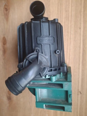 Volvo Двигател маслен сепаратор, снимка 3 - Части - 53392384