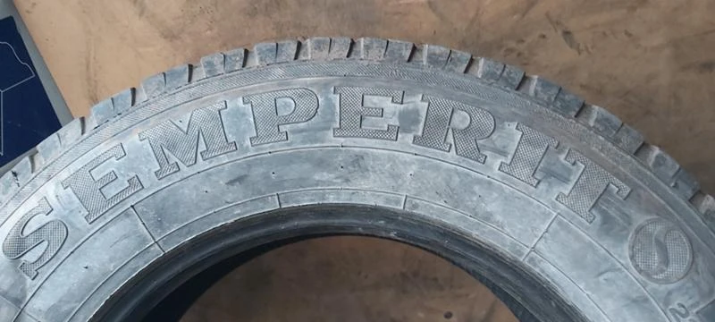 Гуми Летни 215/75R17.5, снимка 4 - Гуми и джанти - 41999523