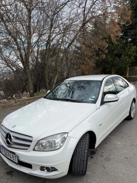 Mercedes-Benz C 220 БЯЛ / AVANTGARDE / NAVI / Кожен салон, снимка 1