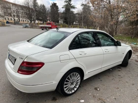 Mercedes-Benz C 220 БЯЛ / AVANTGARDE / NAVI / Кожен салон, снимка 4