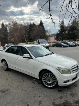 Mercedes-Benz C 220 БЯЛ / AVANTGARDE / NAVI / Кожен салон, снимка 5