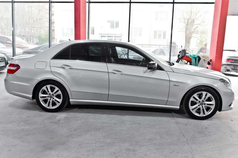 Mercedes-Benz E 250 cdi * Avantgarde* , снимка 4 - Автомобили и джипове - 42107919