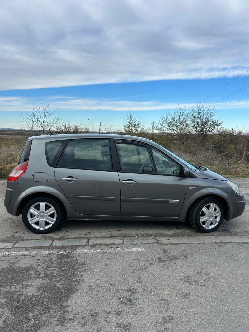 Renault Scenic, снимка 6 - Автомобили и джипове - 48075849