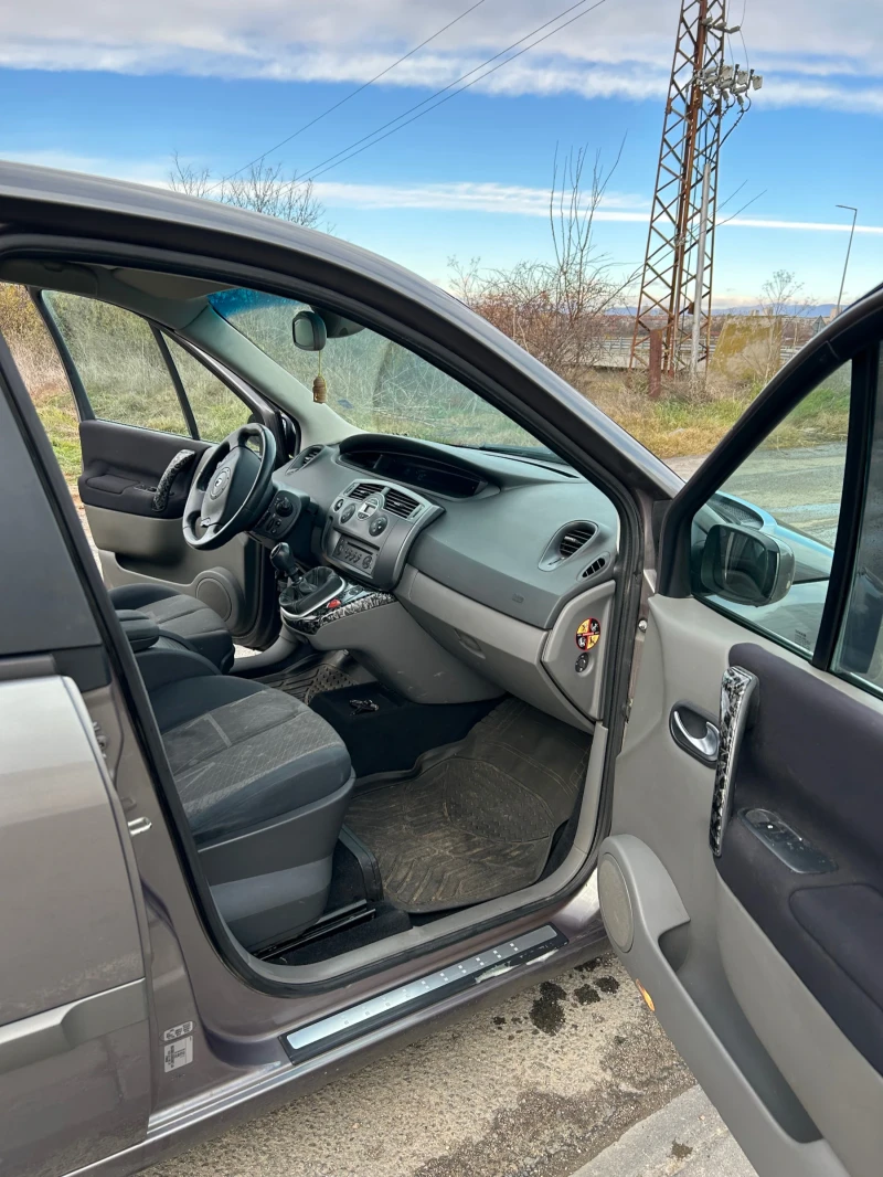 Renault Scenic, снимка 2 - Автомобили и джипове - 48075849