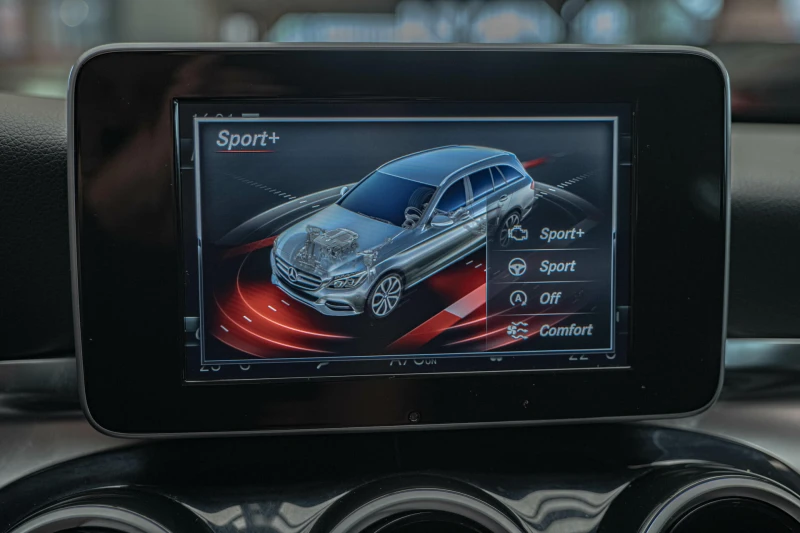 Mercedes-Benz C 220 4MATIC/Панорама/Подгрев/Collision Prevention Assis, снимка 11 - Автомобили и джипове - 51294132