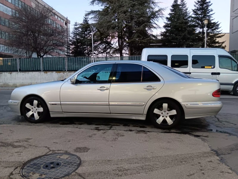 Mercedes-Benz E 320 CDI, снимка 7 - Автомобили и джипове - 53048244