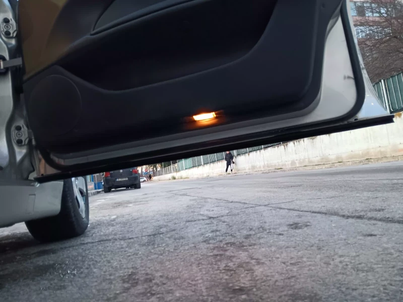 Mercedes-Benz E 320 CDI, снимка 14 - Автомобили и джипове - 53048244