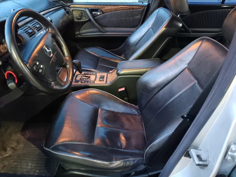 Mercedes-Benz E 320 CDI, снимка 8 - Автомобили и джипове - 53048244