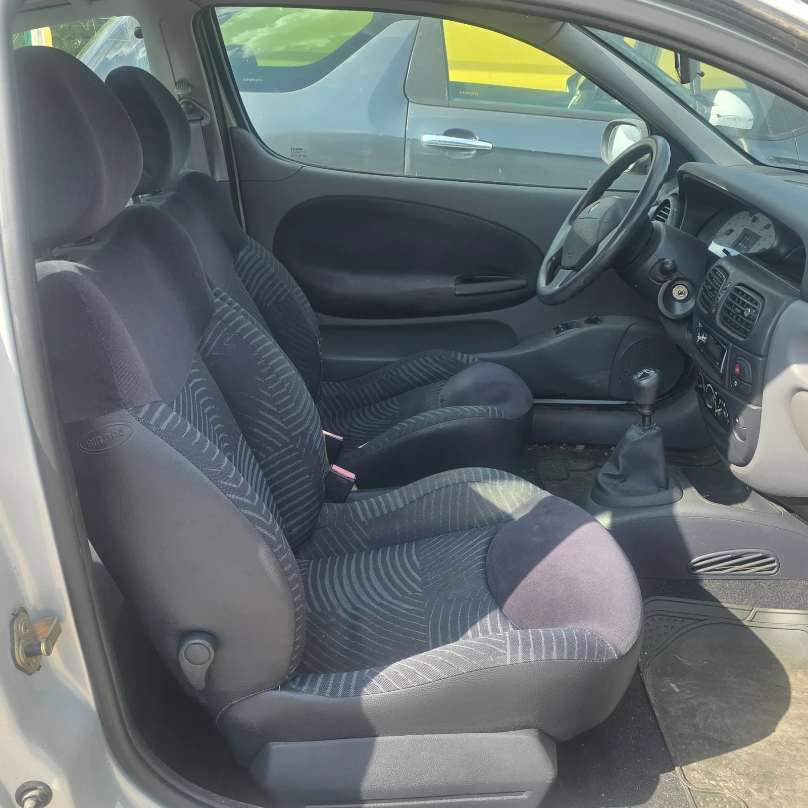 Renault Megane Coach 1.4i 16V 95 кс  - изображение 9
