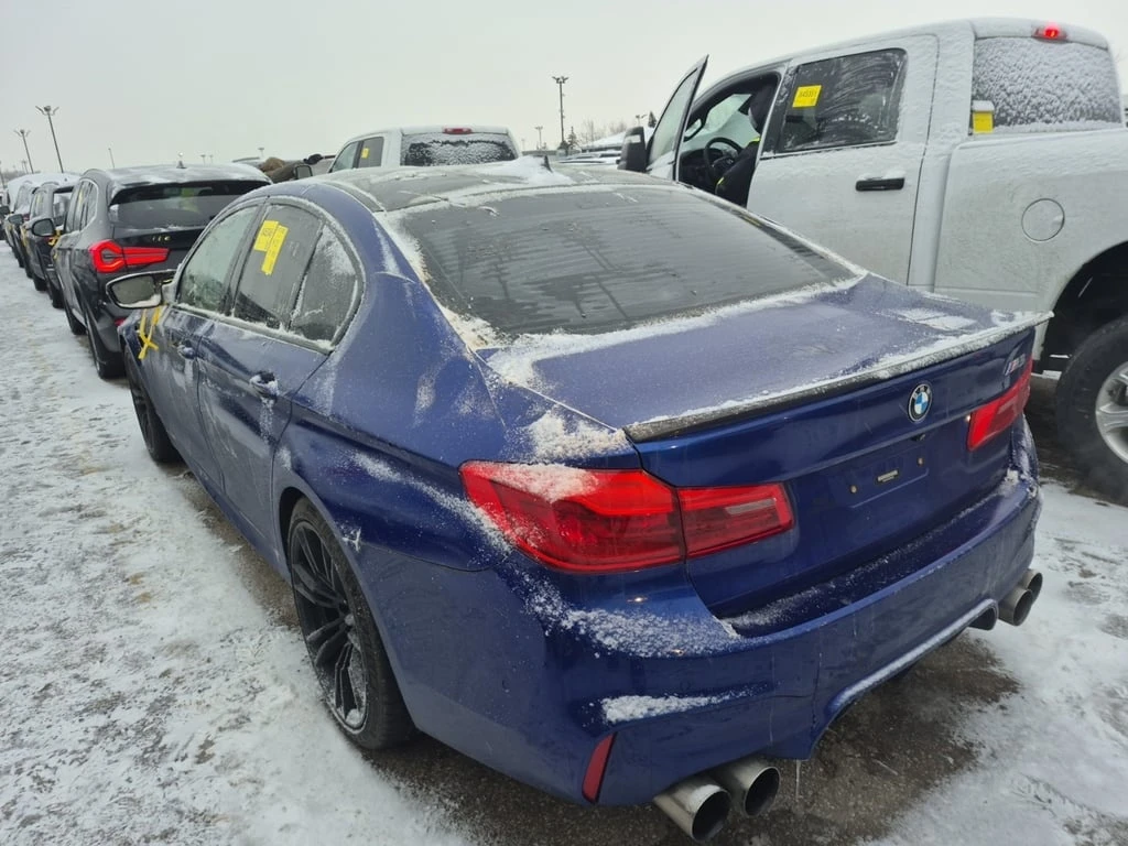 BMW M5 Sedan  CARFAX - изображение 2