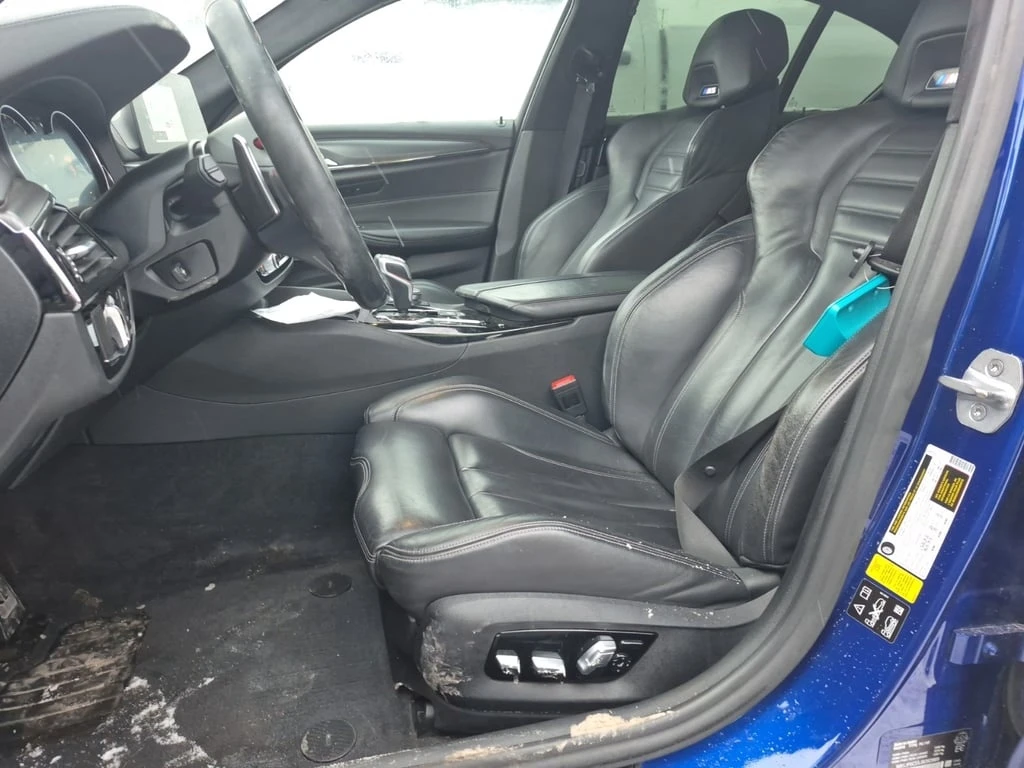 BMW M5 Sedan  CARFAX - изображение 5