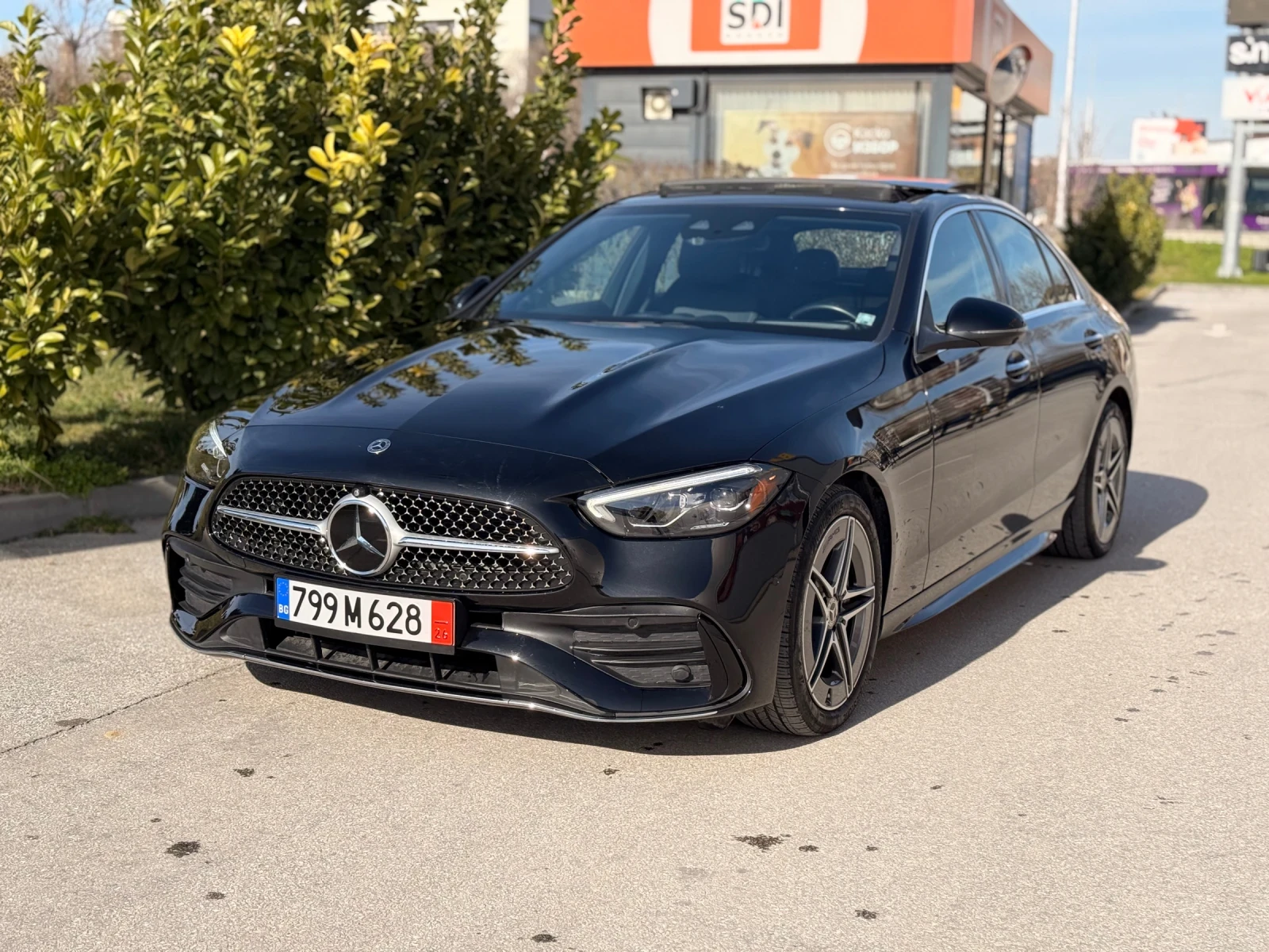 Mercedes-Benz C 300 Хедап 4х4 Дистр Панора AMG LINE 27000 km 360kam - изображение 3