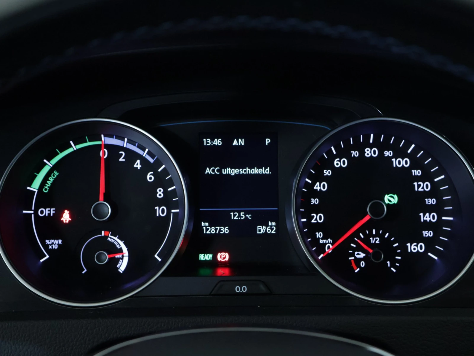 VW Golf Electric, снимка 9 - Автомобили и джипове - 53997423