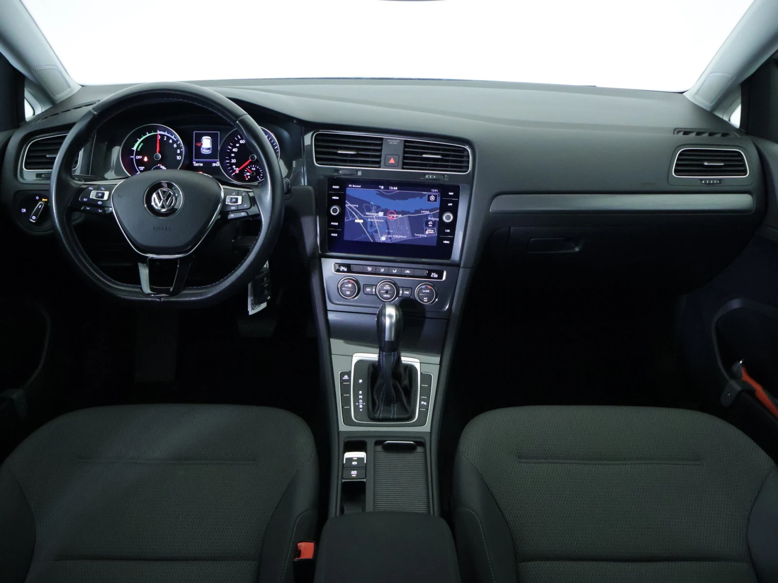 VW Golf Electric, снимка 5 - Автомобили и джипове - 53997423