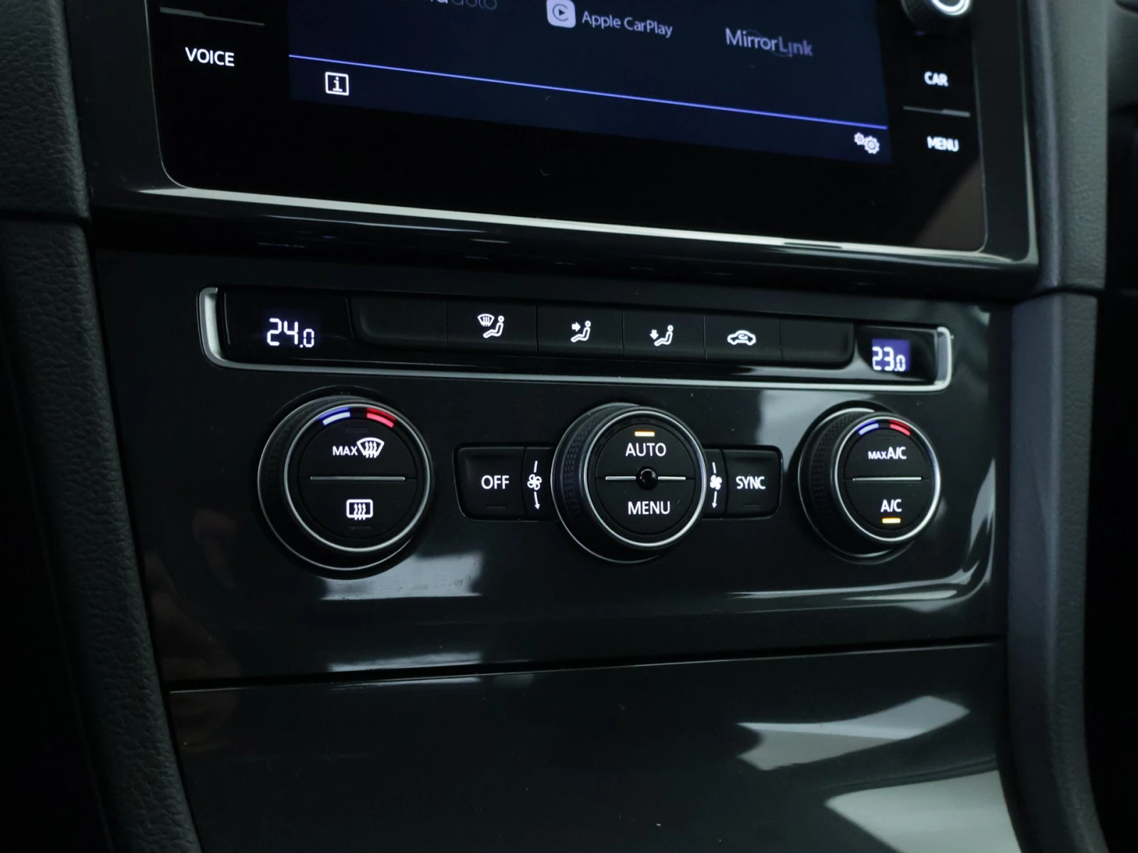 VW Golf Electric, снимка 10 - Автомобили и джипове - 53997423