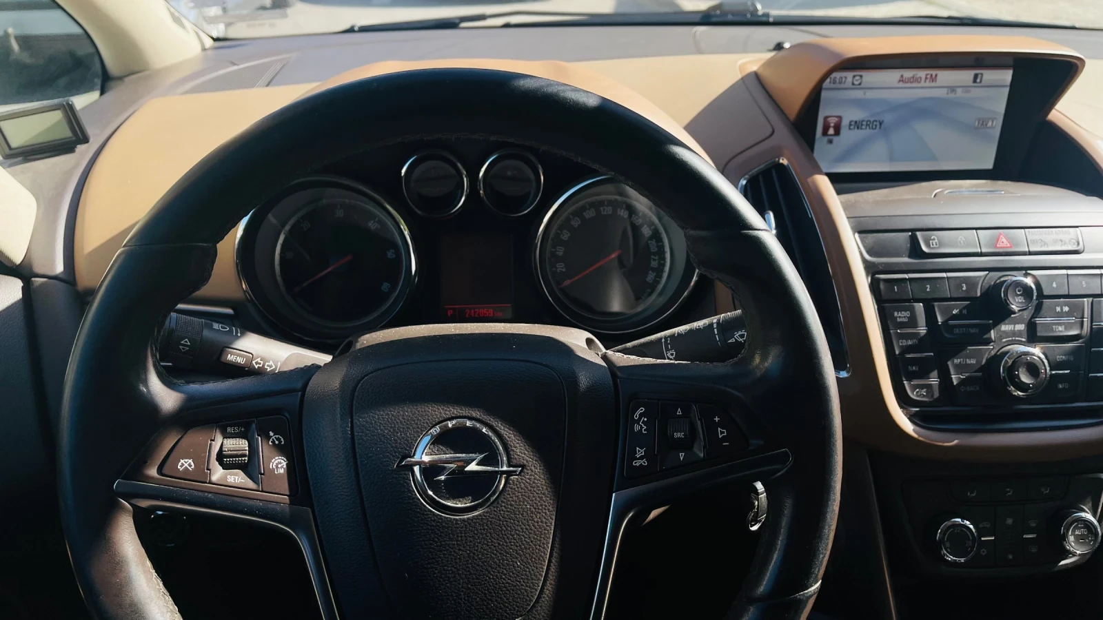 Opel Zafira CDTI 167к.с., снимка 12 - Автомобили и джипове - 54334536