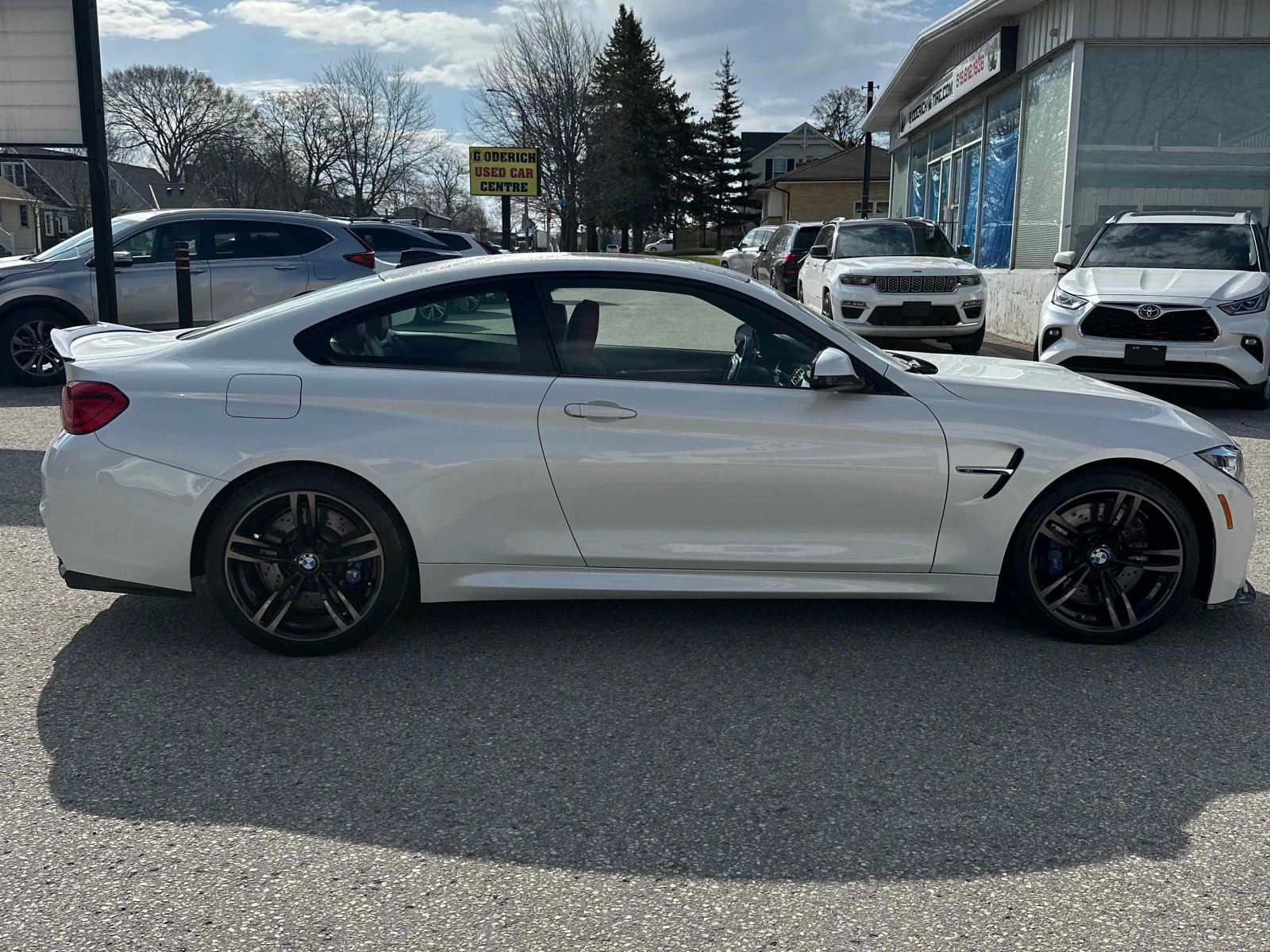 BMW M4 RWD/CARBON/RED INT, снимка 3 - Автомобили и джипове - 54429579
