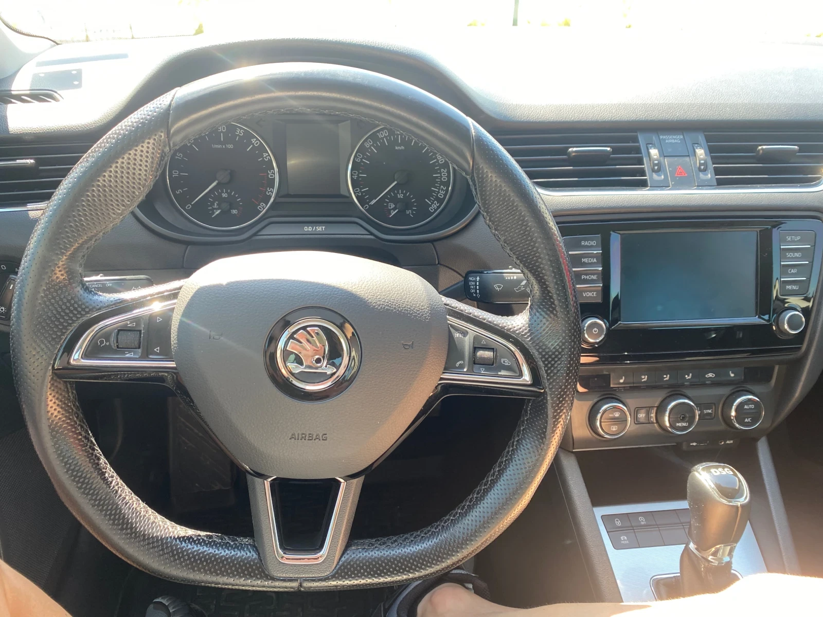 Skoda Octavia 2.0 TDi, с ДДС, снимка 13 - Автомобили и джипове - 54503753