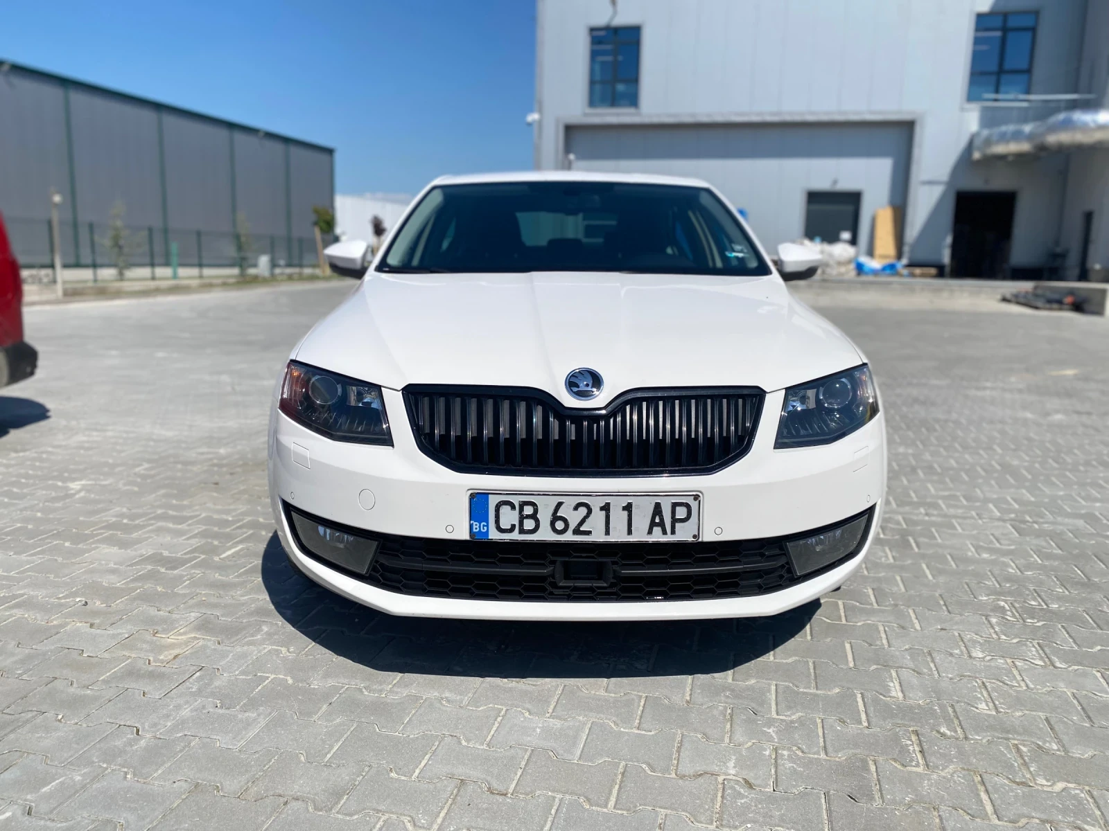 Skoda Octavia 2.0 TDi, с ДДС, снимка 5 - Автомобили и джипове - 54503753