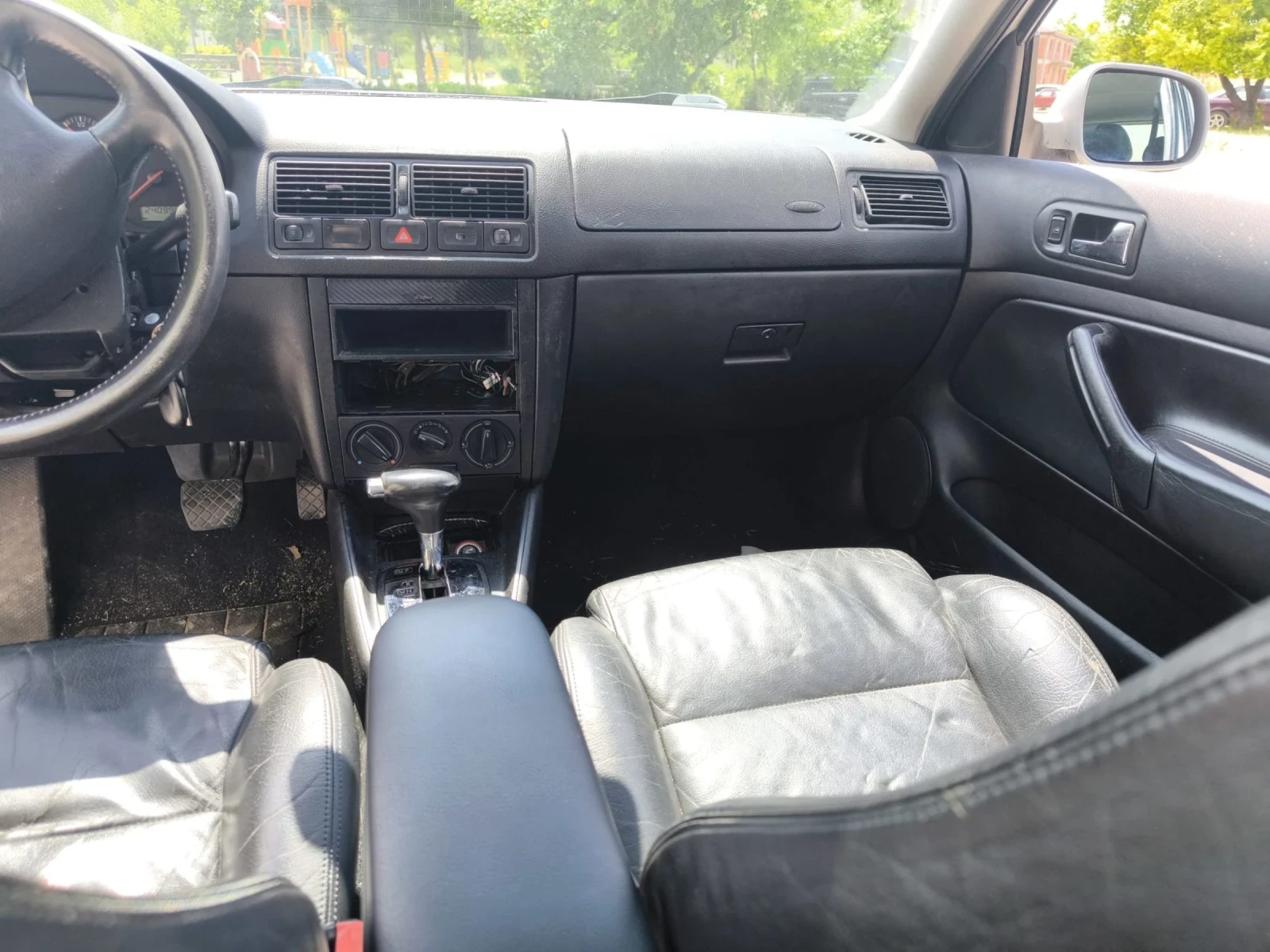 VW Golf 4 автоматик , снимка 13 - Автомобили и джипове - 54618707