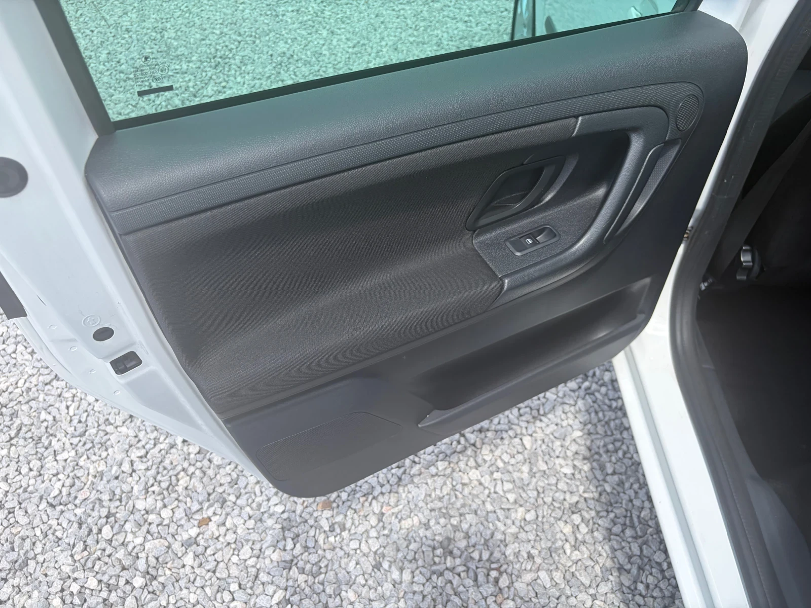 Skoda Roomster Elegance 1.2TSI-105k.c./DSG-7, Panorama, Navi./, снимка 15 - Автомобили и джипове - 54710565