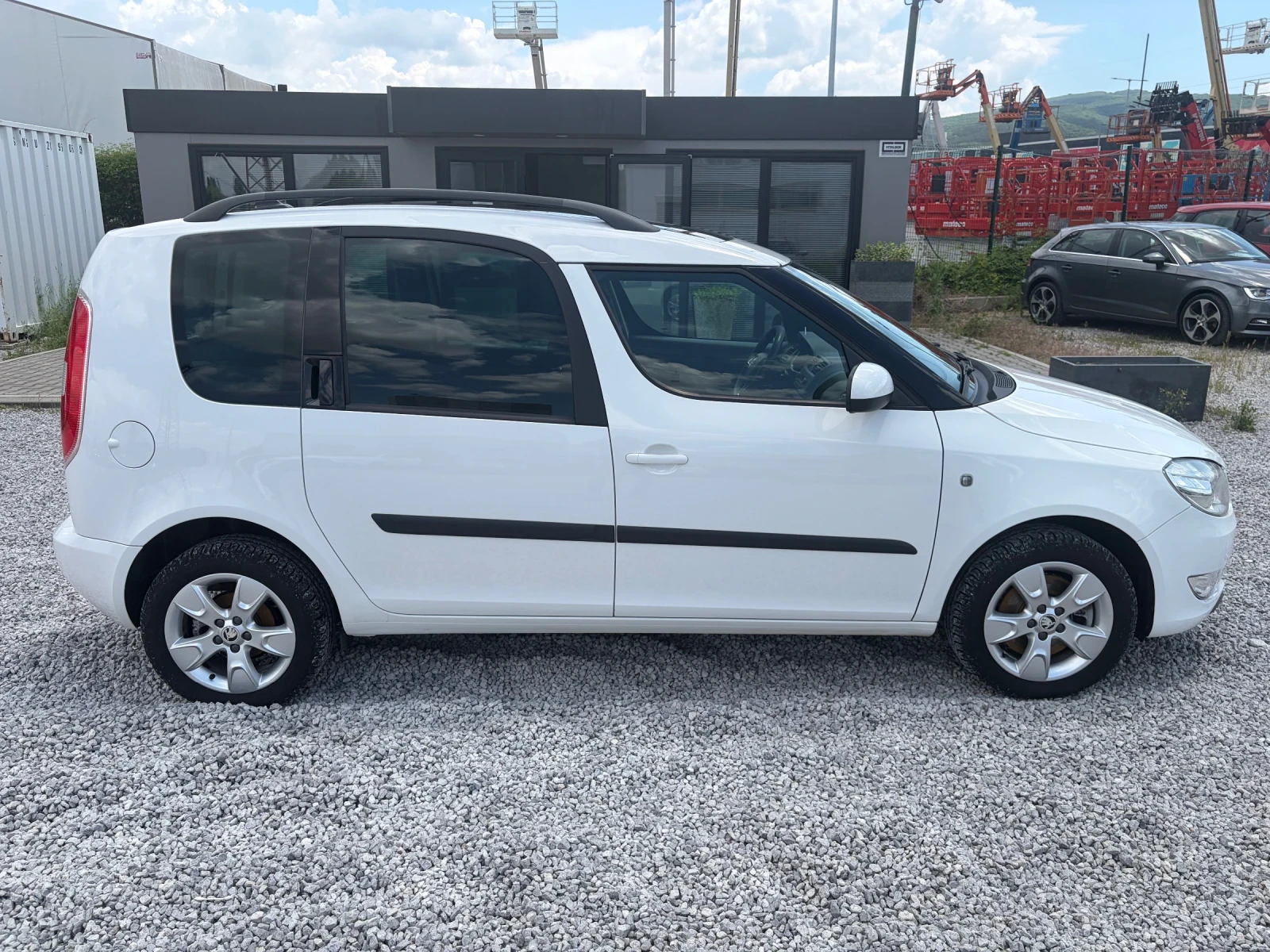 Skoda Roomster Elegance 1.2TSI-105k.c./DSG-7, Panorama, Navi./, снимка 7 - Автомобили и джипове - 54710565