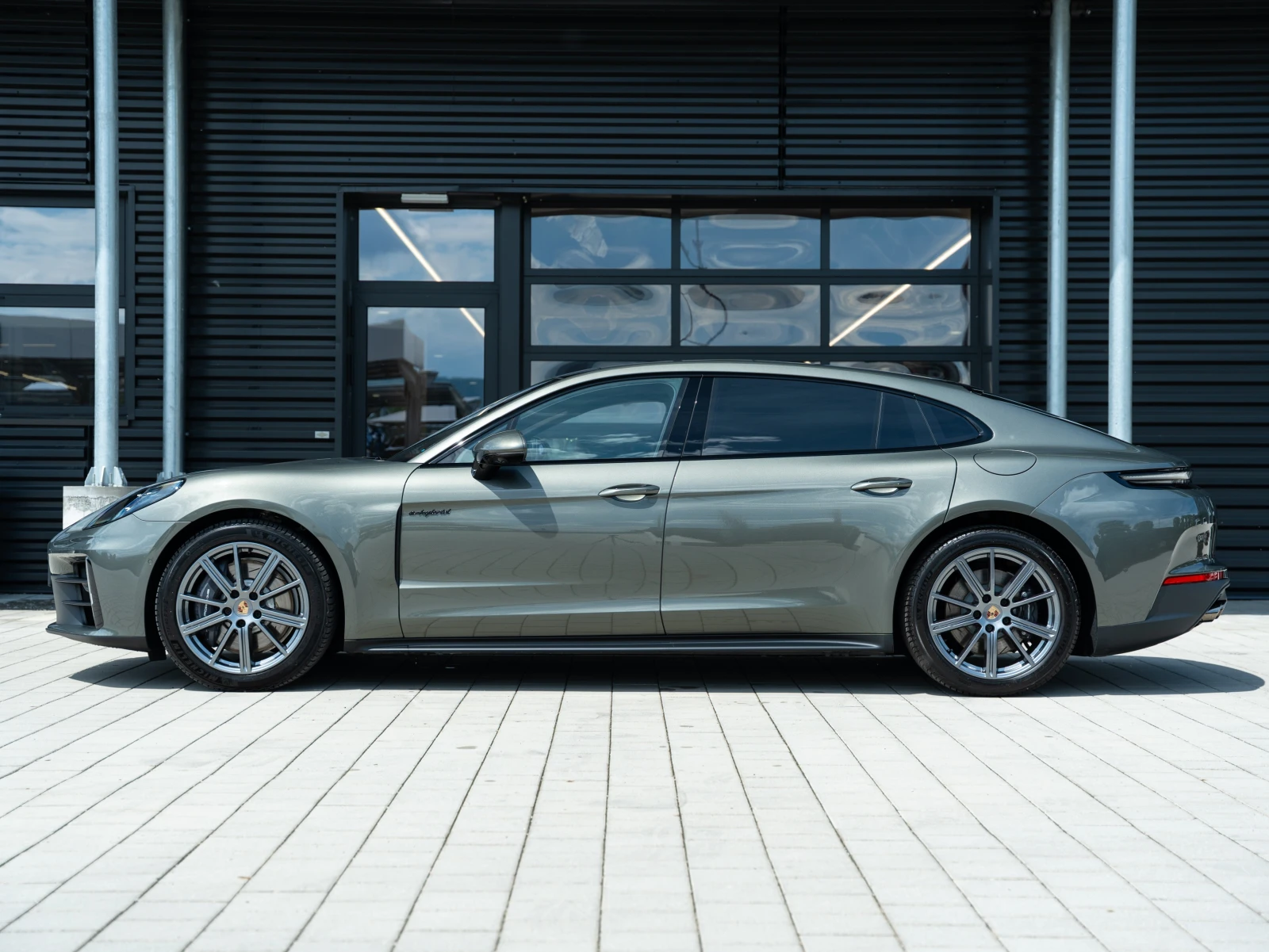 Porsche Panamera 4 E-Hybrid Executive, снимка 2 - Автомобили и джипове - 54823368