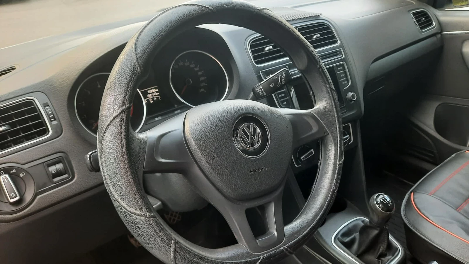 VW Polo, снимка 10 - Автомобили и джипове - 55004147